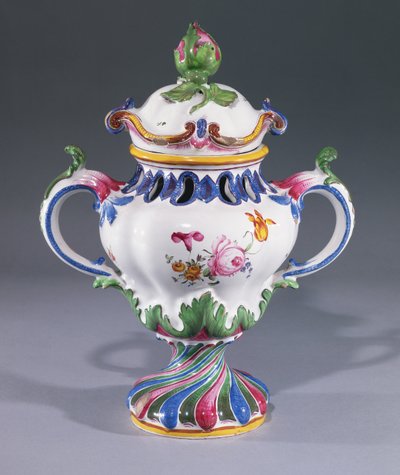 Pot-pourri Vase, tillverkad i Strasbourg, ca 1754-60 (keramik) av Hannong Family